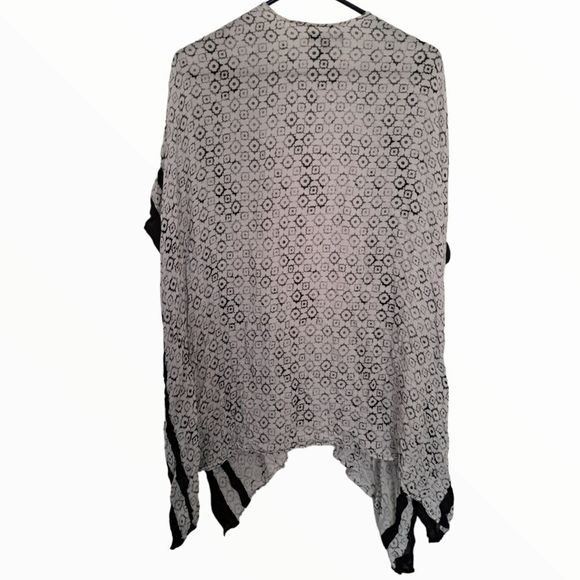 Mario Serrani Italy Geometric Kimono - Picture 3 of 7